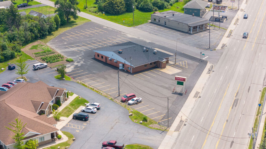 3041 Military Rd, Niagara Falls, NY 14304