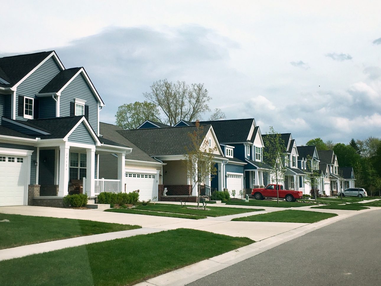 Suburban homes in Lewiston, NY—an area where real estate agent David Pascucci has earned top reviews from happy clients.