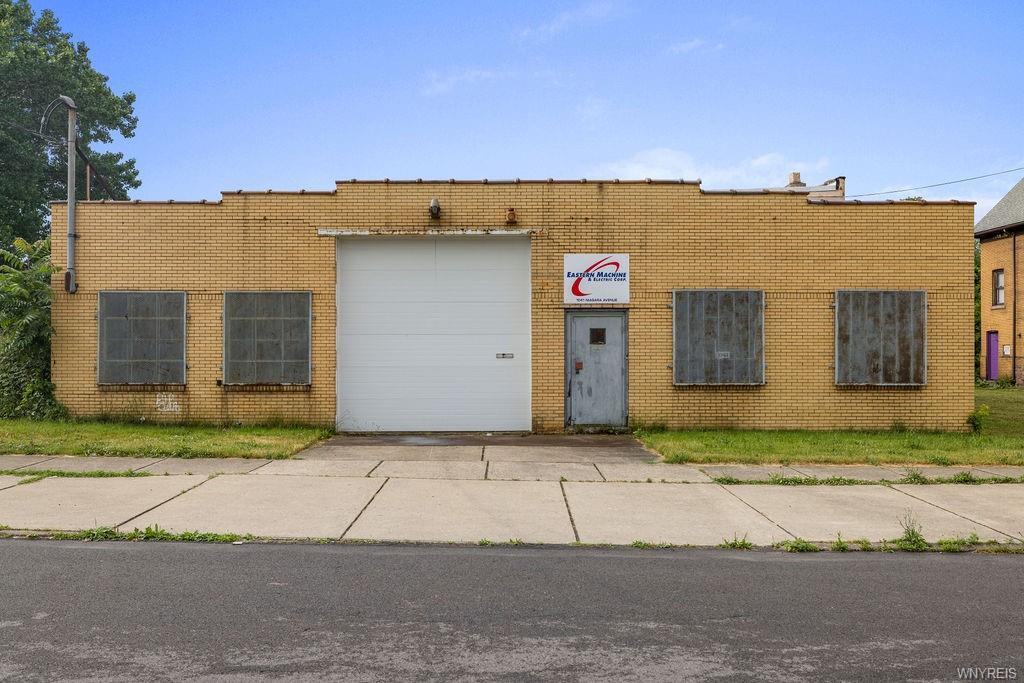 1041 Niagara Ave
